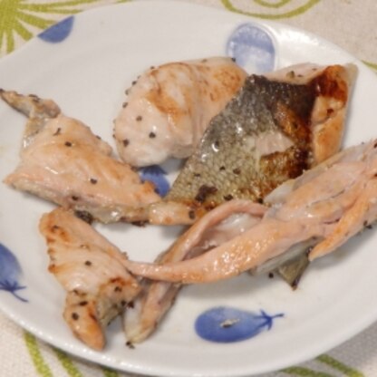 桜咲子さん、初めまして。
簡単でとても美味しく作れました。
ご馳走様でした。
鮭のハラスは大好物なので素敵なレシピを有難うございます。